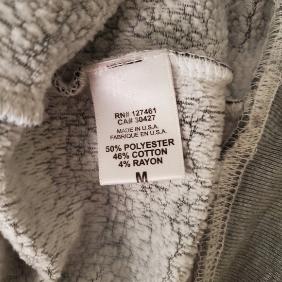 Wildfox Ooh La La Pullover Size Medium - Picture 4 of 5